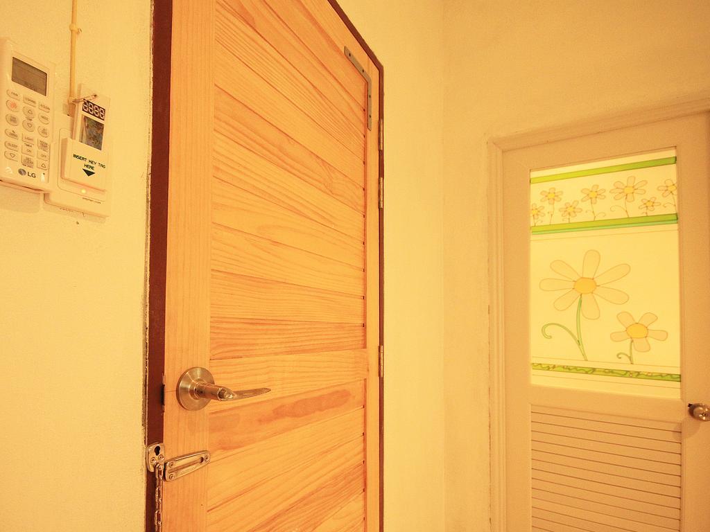 Indy Home Guesthouse كو بانغان الغرفة الصورة