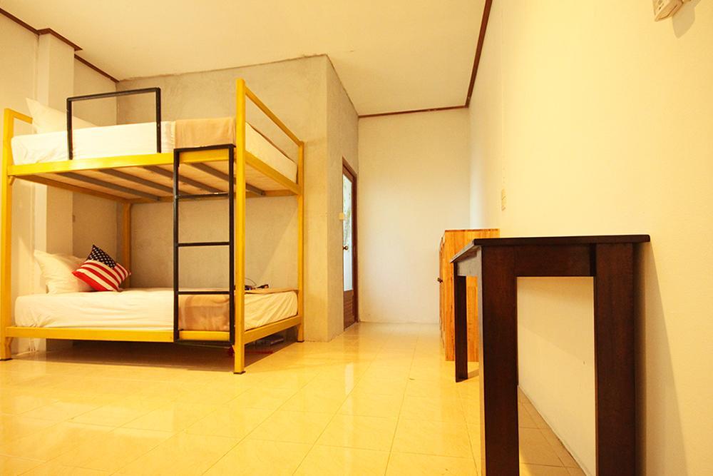 Indy Home Guesthouse كو بانغان الغرفة الصورة