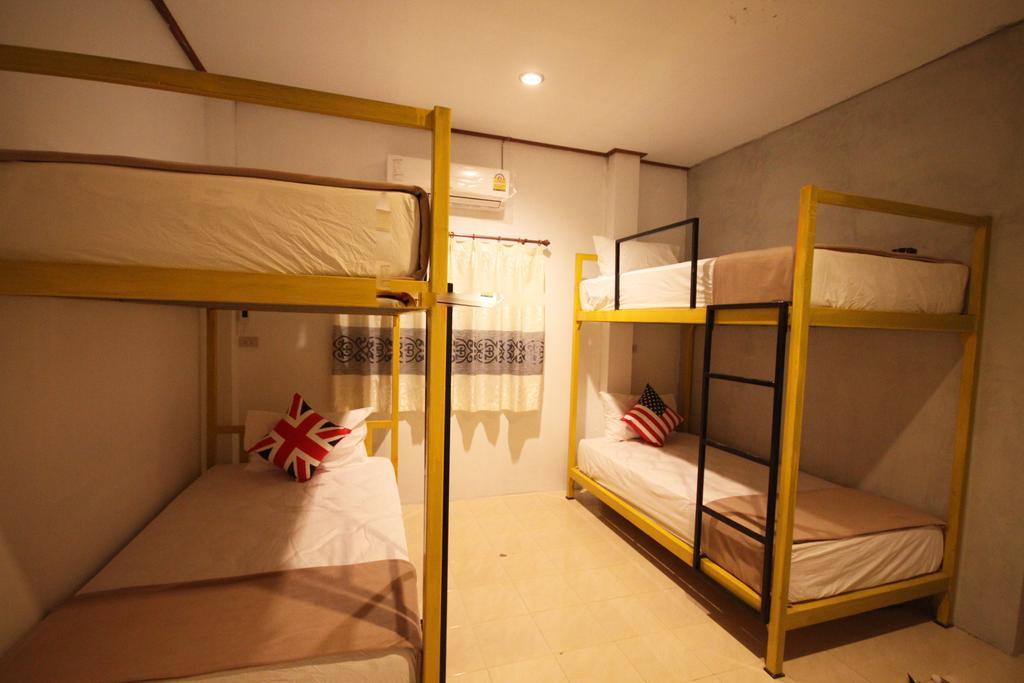 Indy Home Guesthouse كو بانغان الغرفة الصورة